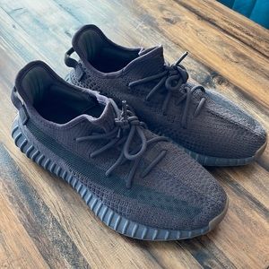 Adidas Yeezy Triple Black men’s shoe